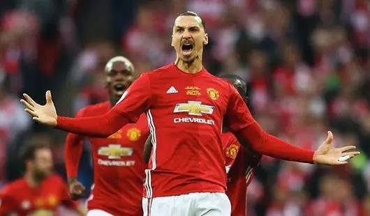 崭露头角的 崭露头角的