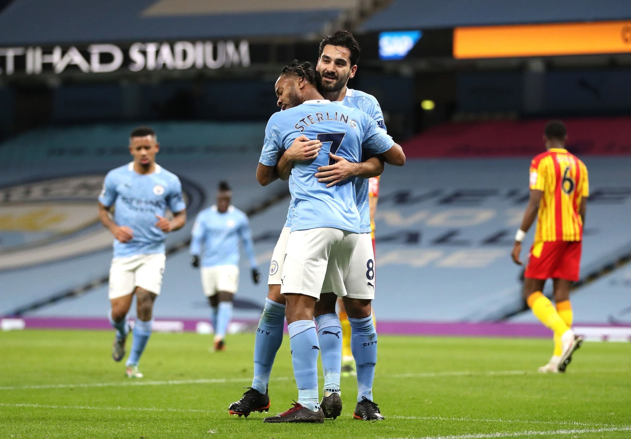 用自己的汗 用自己的汗